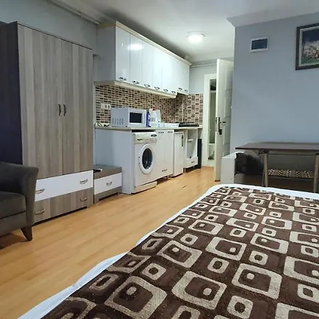 Aparthotel Black Bird 2*