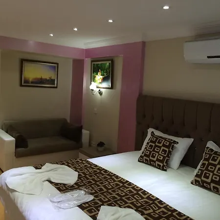 Aparthotel Black Bird