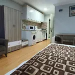 公寓式酒店 Black Bird 2*