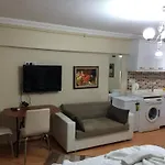 公寓式酒店 Black Bird 2*