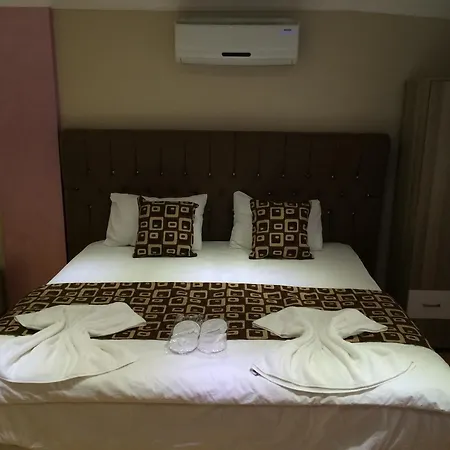 Appart hôtel Black Bird 2*