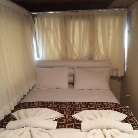 Black Bird Aparthotel