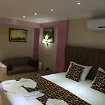 Lägenhetshotell Black Bird